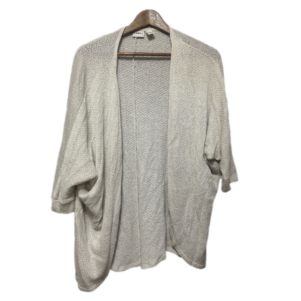 Daytrip Cardigan Women XS Cream Excellent Batwing Sleeve Open Front Knit‎ Shrug